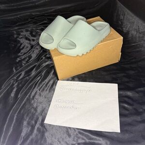Adidas YZY (Yeezy) Slide “Salt” Size 9 Men